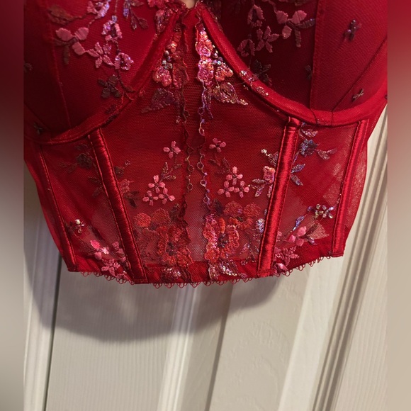 🩷♥️free shipping Victoria's Secret Red Floral Lace Bustier - Picture 3 of 7